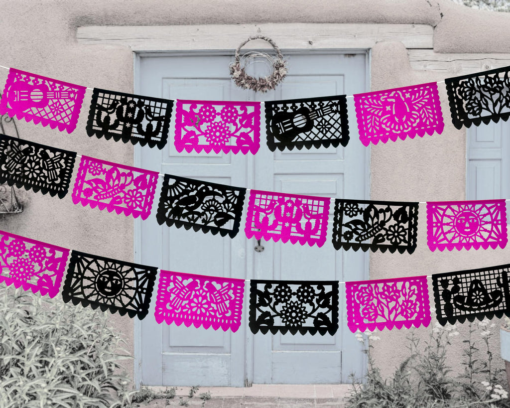 banderitas de papel Picado de colores negro y rosa
